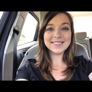 Meet your Posher, Alexis